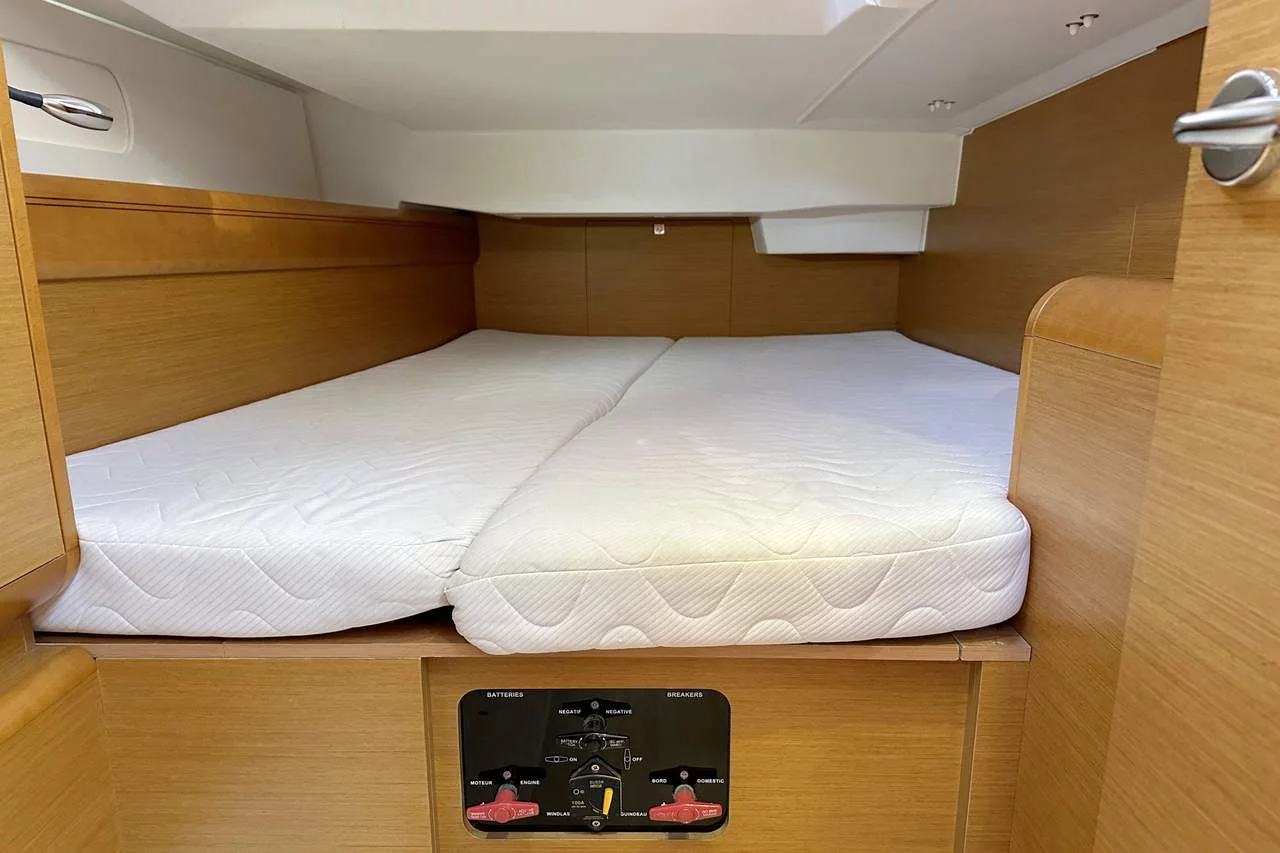 Sun Odyssey 409 (Veterano)  - 17