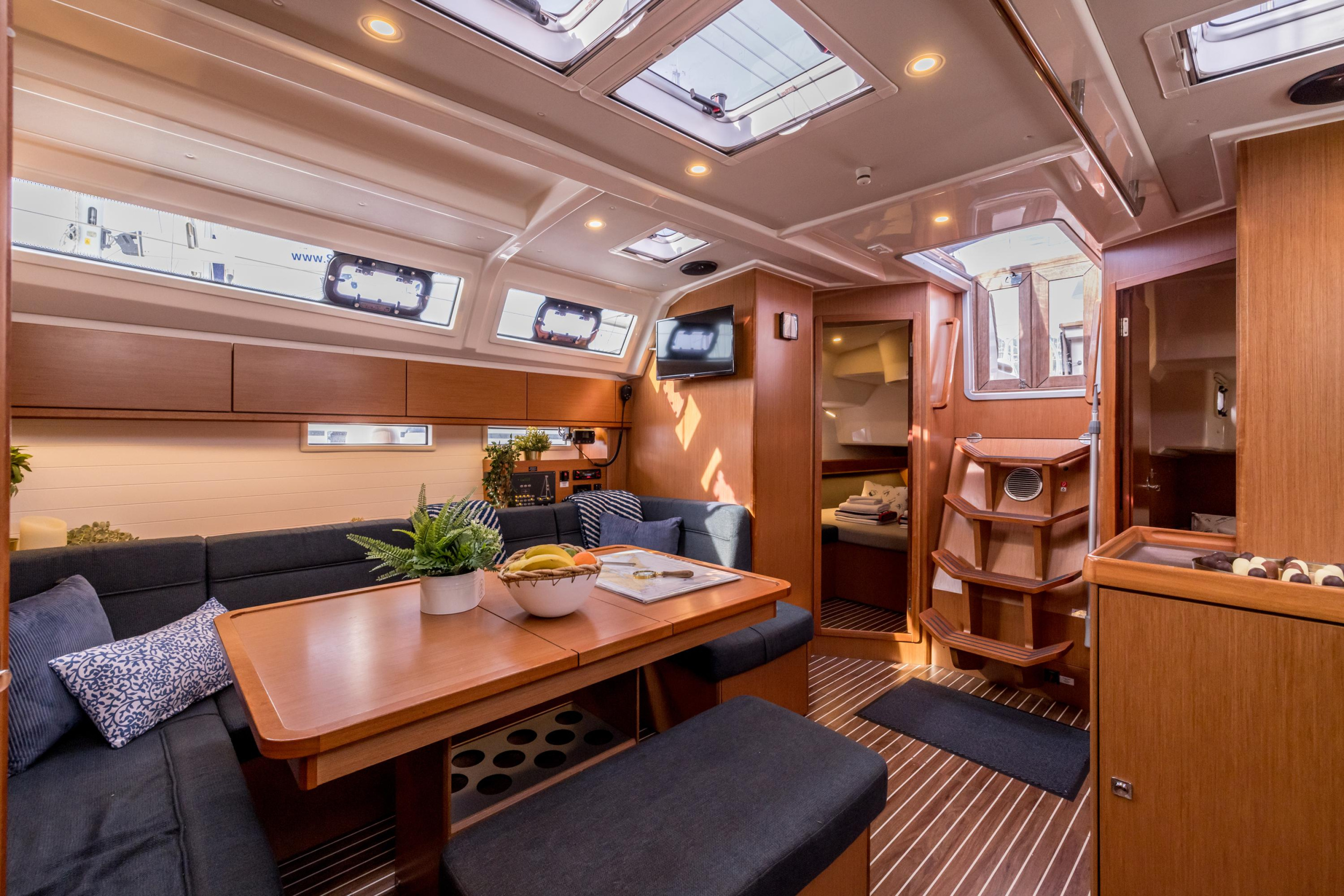 Photo #3 - Bavaria Cruiser 46 - 4 cab. (Sea Sparkle) in Split - 42684