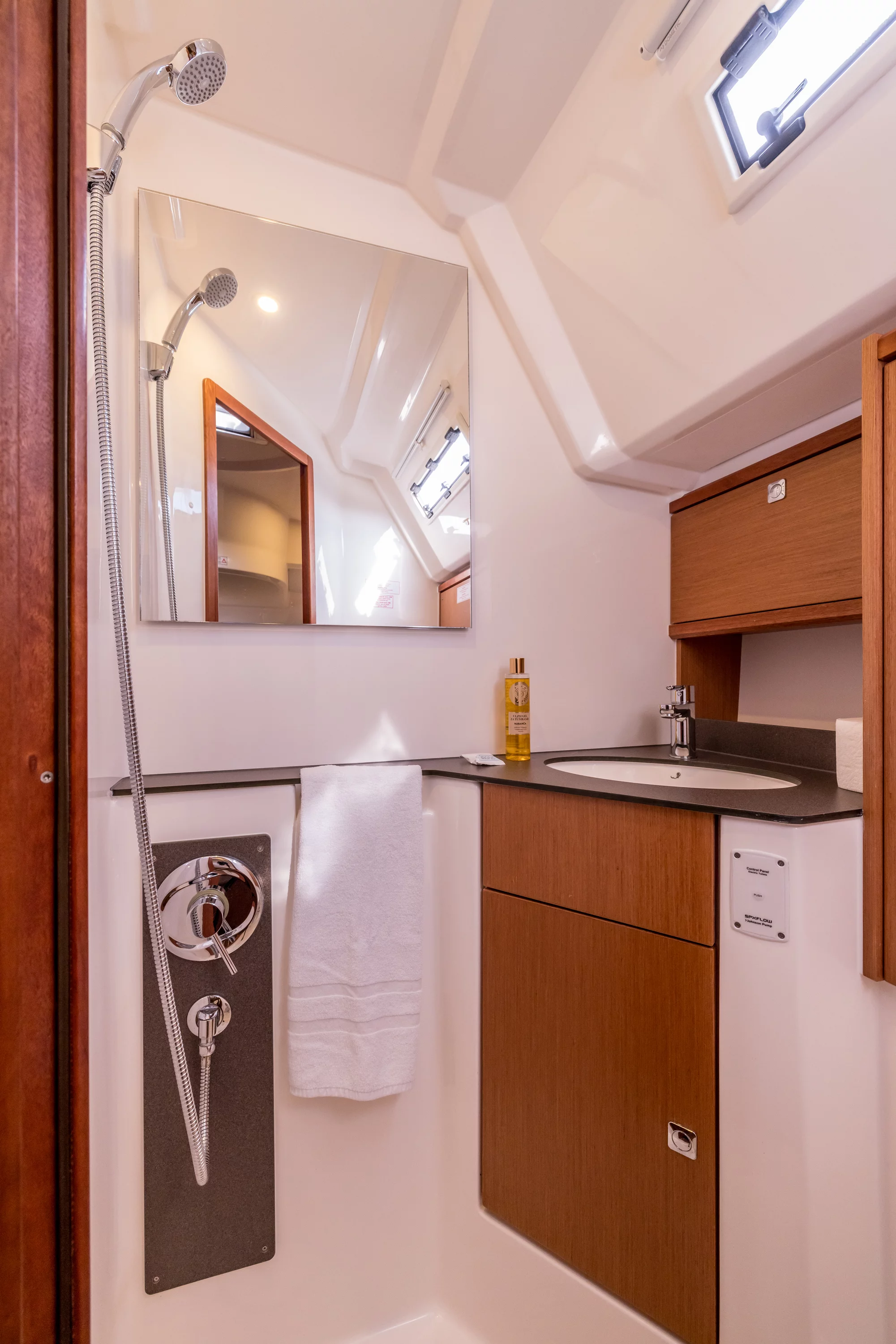 Bavaria Cruiser 46 - 4 cab. (Sea Sparkle)  - 19