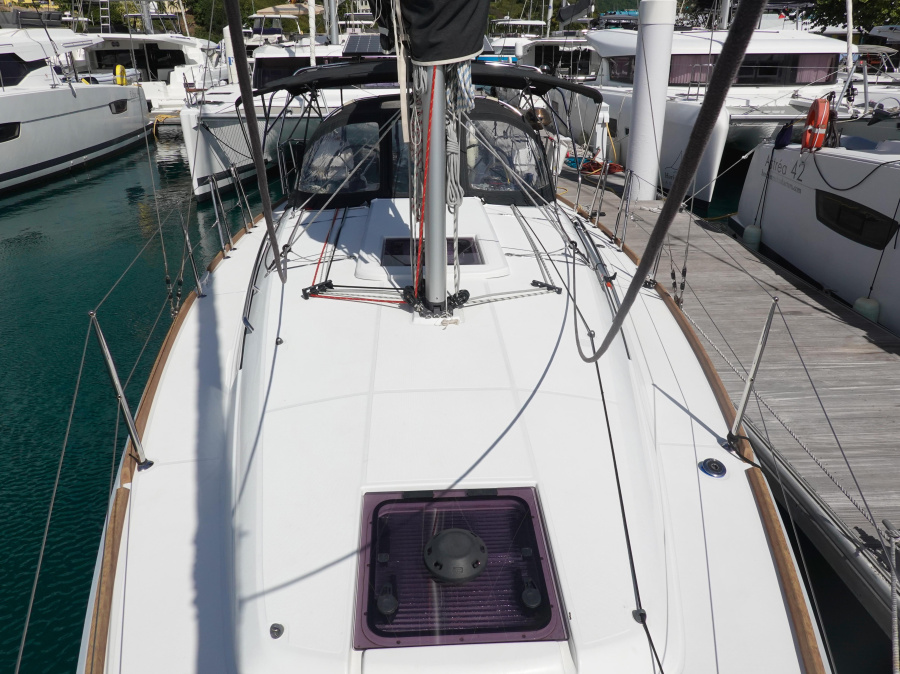Photo #4 - Sun Odyssey 349 - 2 cab. (Venturi I) in Nanny Cay - 42766