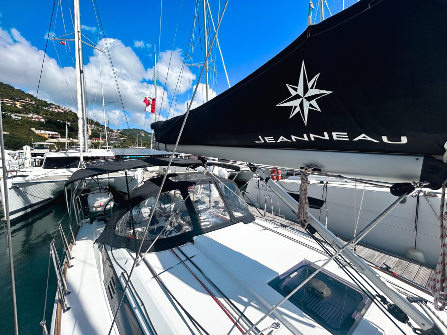 Photo #8 - Sun Odyssey 349 - 2 cab. (Venturi I) in Nanny Cay - 42766
