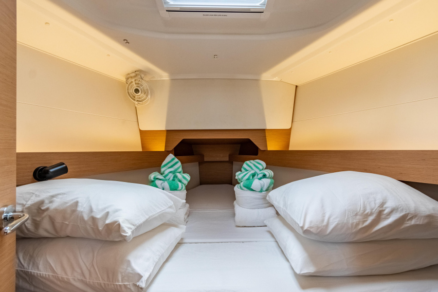 Photo #15 - Sun Odyssey 349 - 2 cab. (Venturi I) in Nanny Cay - 42766