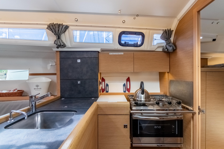 Photo #18 - Sun Odyssey 349 - 2 cab. (Venturi I) in Nanny Cay - 42766