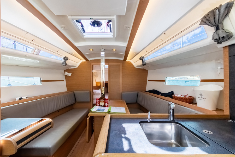 Photo #21 - Sun Odyssey 349 - 2 cab. (Venturi I) in Nanny Cay - 42766