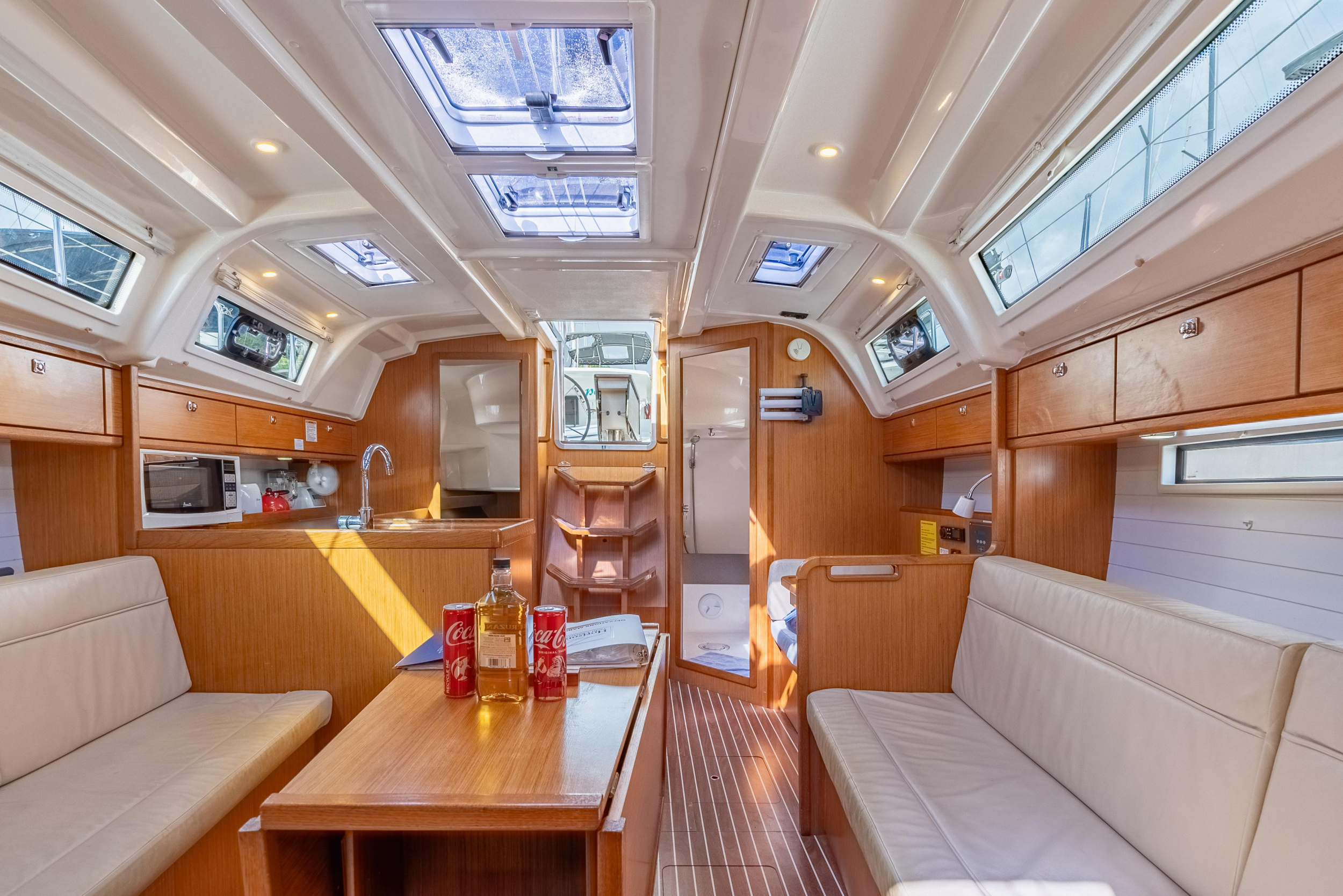 Photo #14 - Bavaria 37 - 2 cab. (Jitterbug) in Nanny Cay - 42768