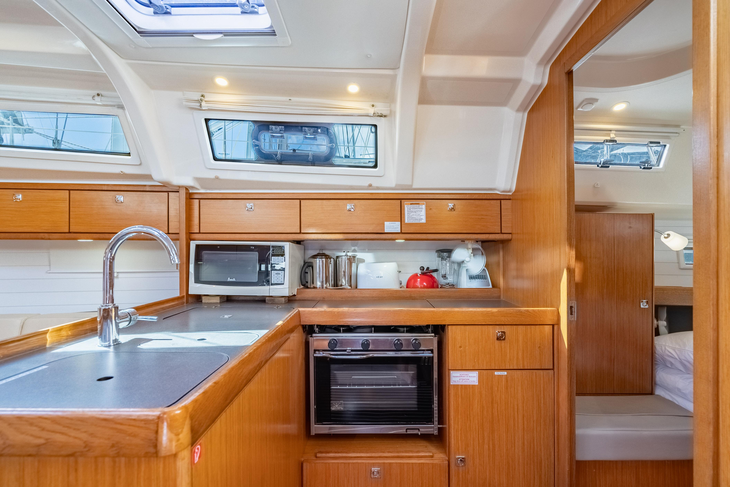 Photo #17 - Bavaria 37 - 2 cab. (Jitterbug) in Nanny Cay - 42768