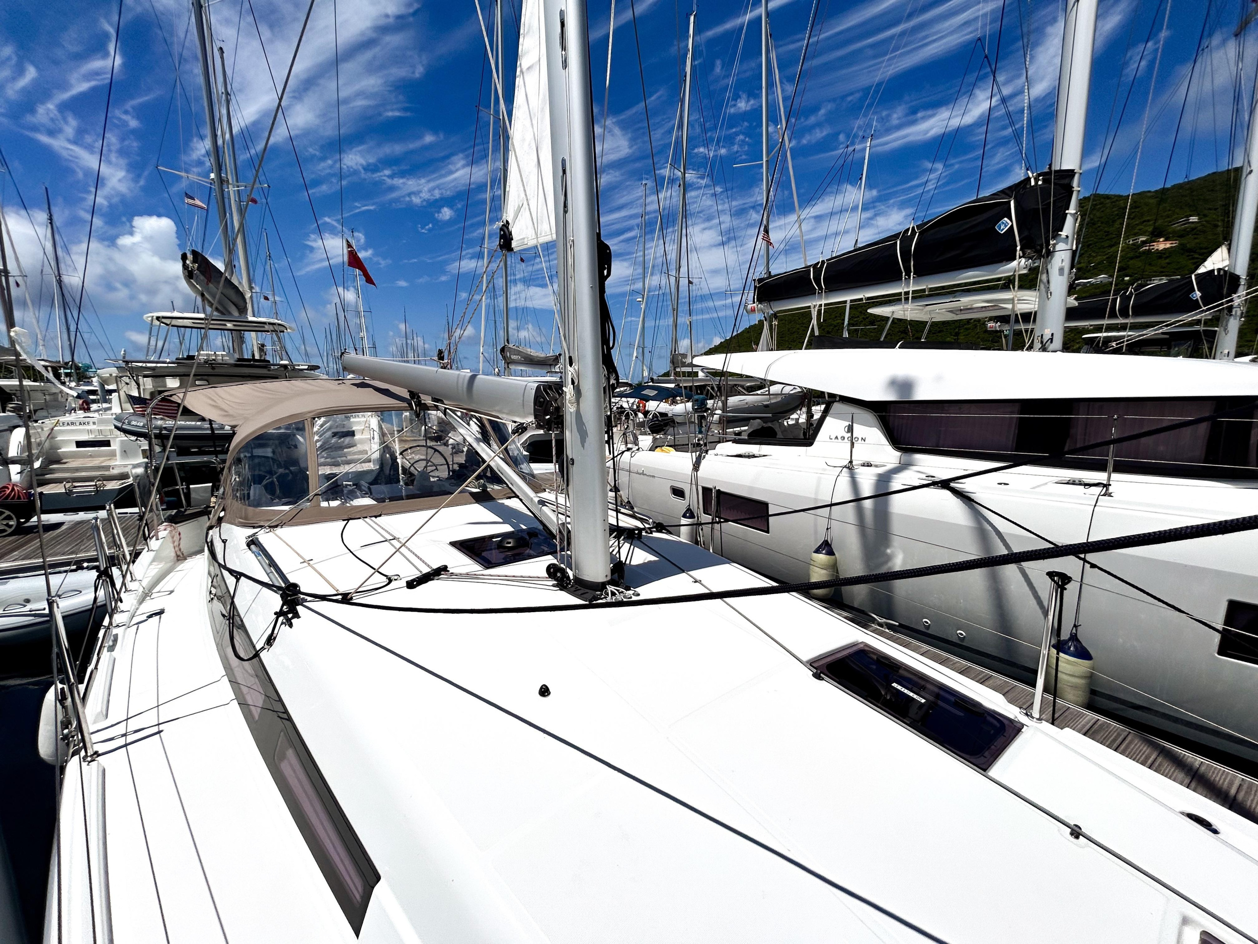 Photo #8 - Sun Odyssey 380 - 2 cab. (Soca Sleigh) in Nanny Cay - 42770