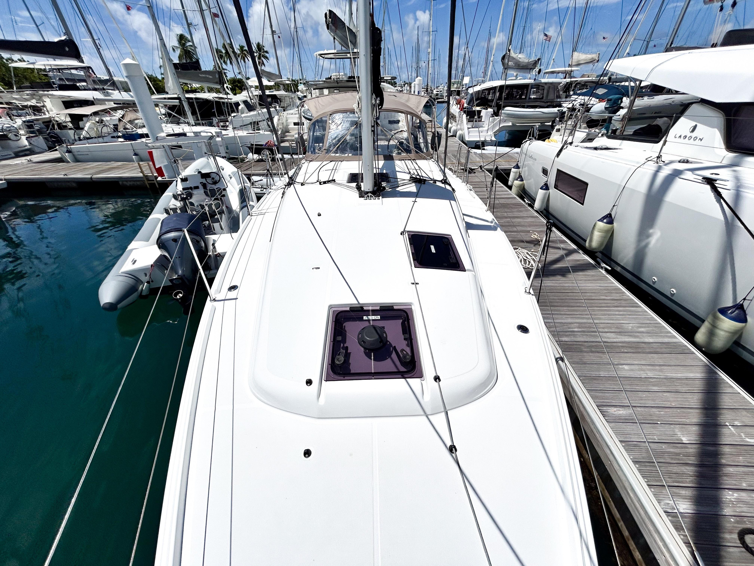 Photo #9 - Sun Odyssey 380 - 2 cab. (Soca Sleigh) in Nanny Cay - 42770