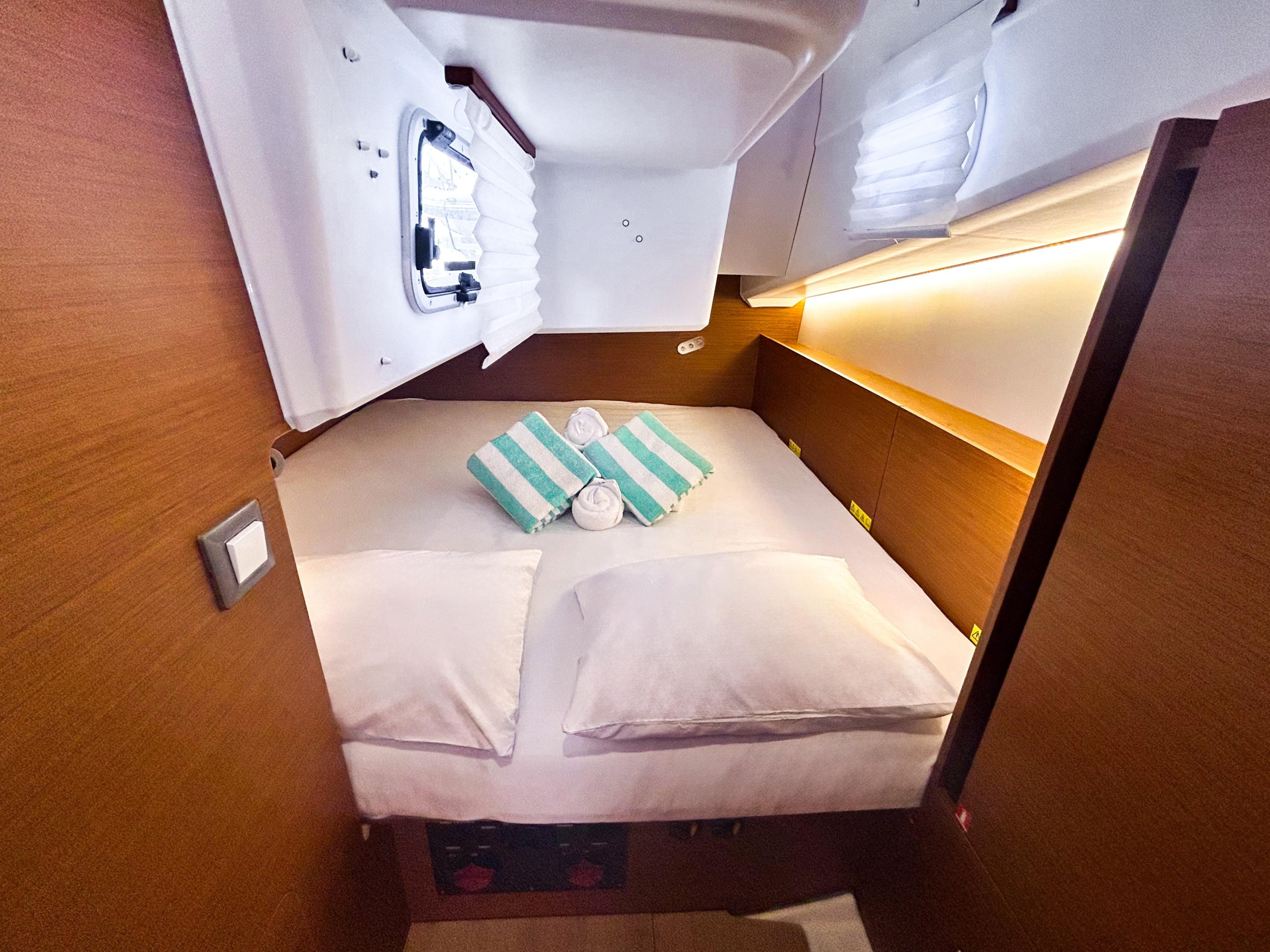 Photo #19 - Sun Odyssey 380 - 2 cab. (Soca Sleigh) in Nanny Cay - 42770