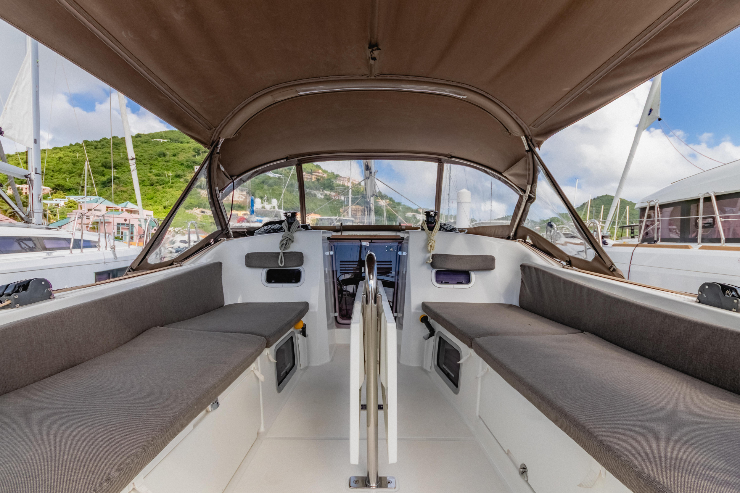 Photo #8 - Sun Odyssey 380 (Calypso Express) en Nanny Cay - 42771
