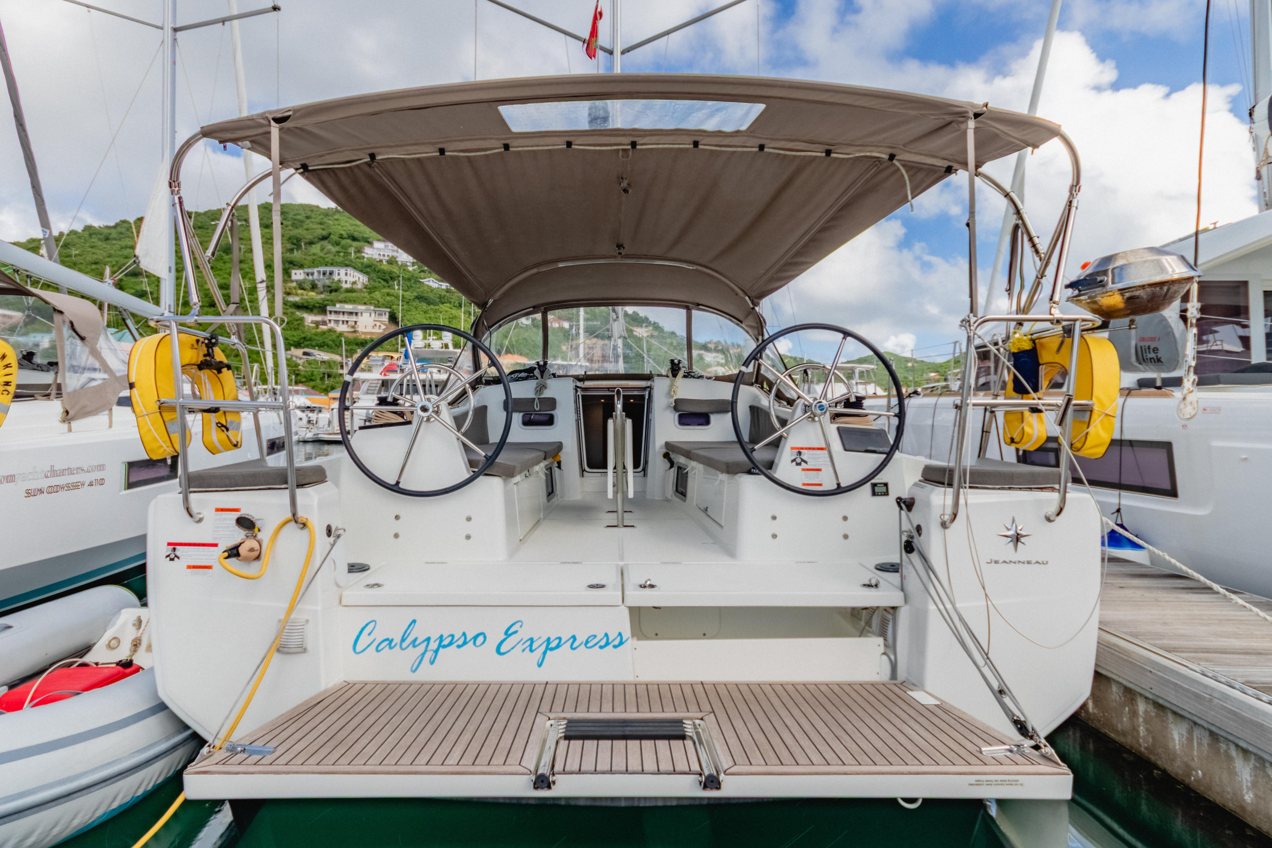Photo #13 - Sun Odyssey 380 (Calypso Express) en Nanny Cay - 42771