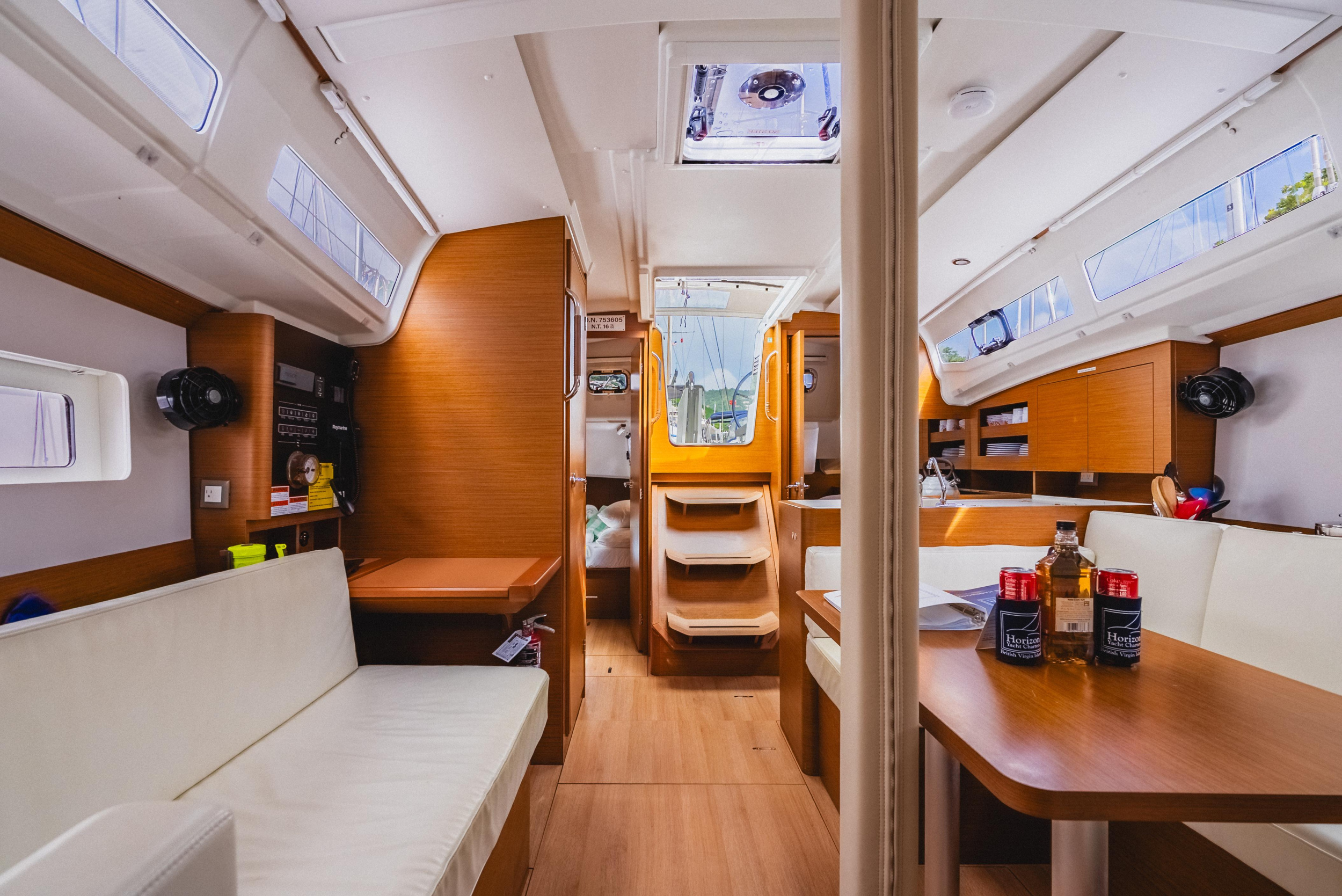 Photo #18 - Sun Odyssey 380 (Calypso Express) en Nanny Cay - 42771