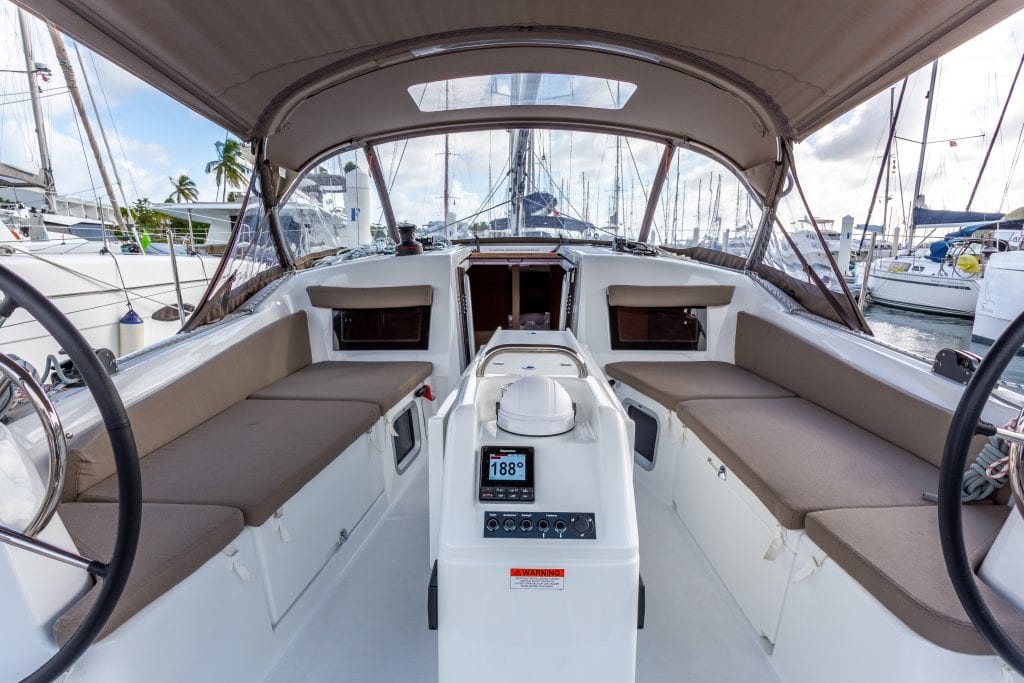 Photo #4 - Sun Odyssey 410 - 3 cab. (Tola Sunrise) in Nanny Cay - 42772