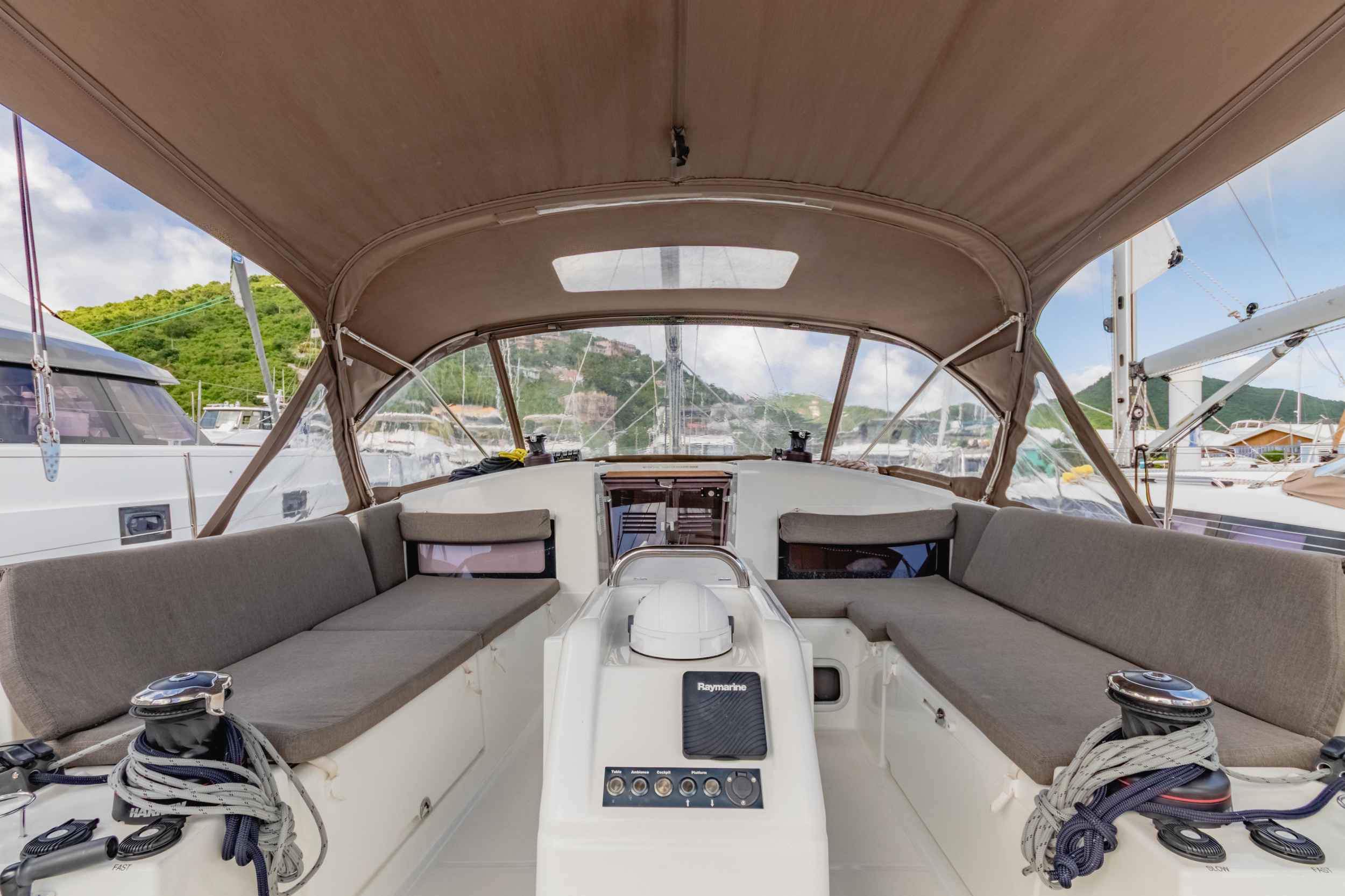 Photo #6 - Sun Odyssey 440 - 3 cab. (Rhythm & Blues) in Nanny Cay - 42774