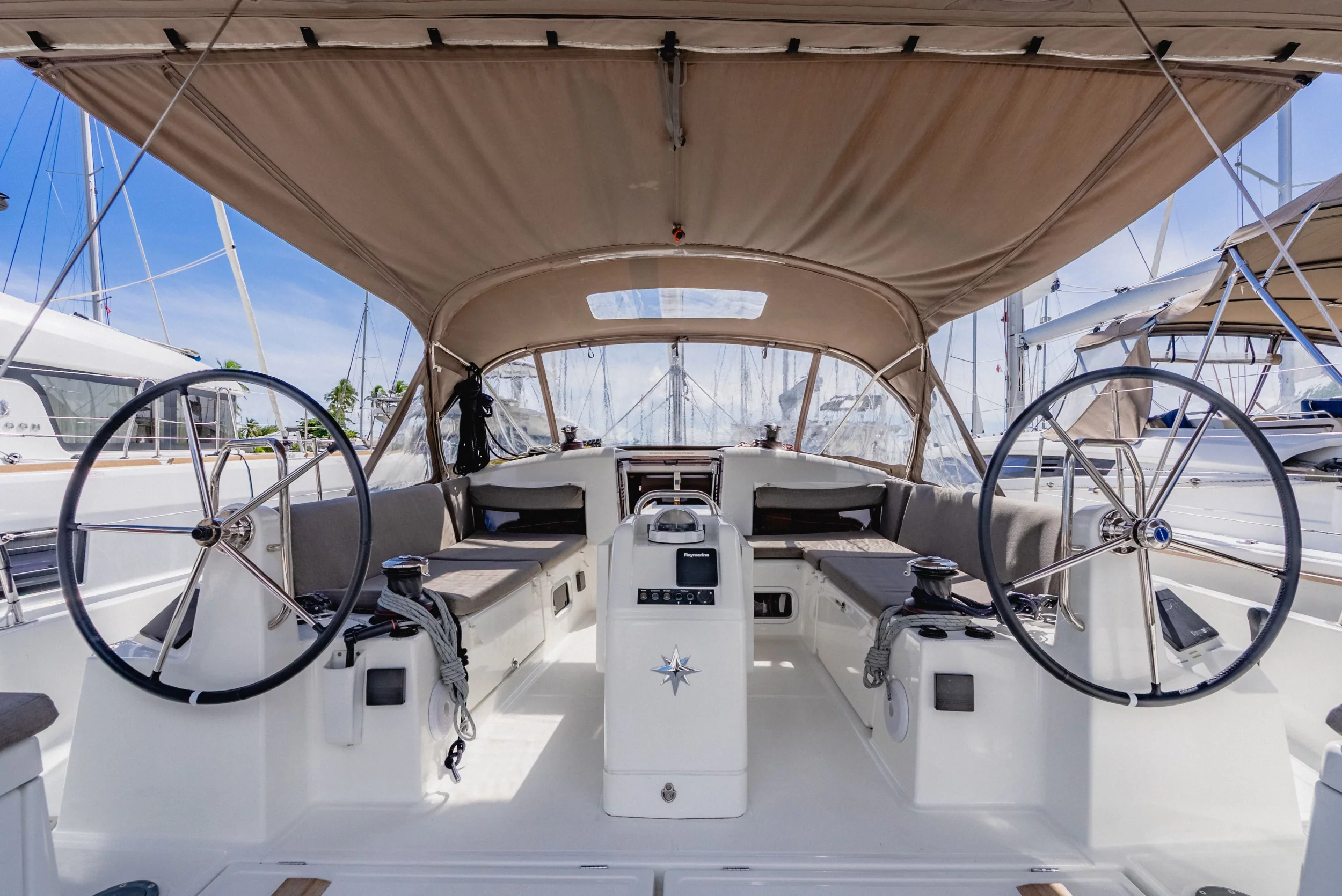 Sun Odyssey 440 - 3 cab. (Air Guitar)  - 3