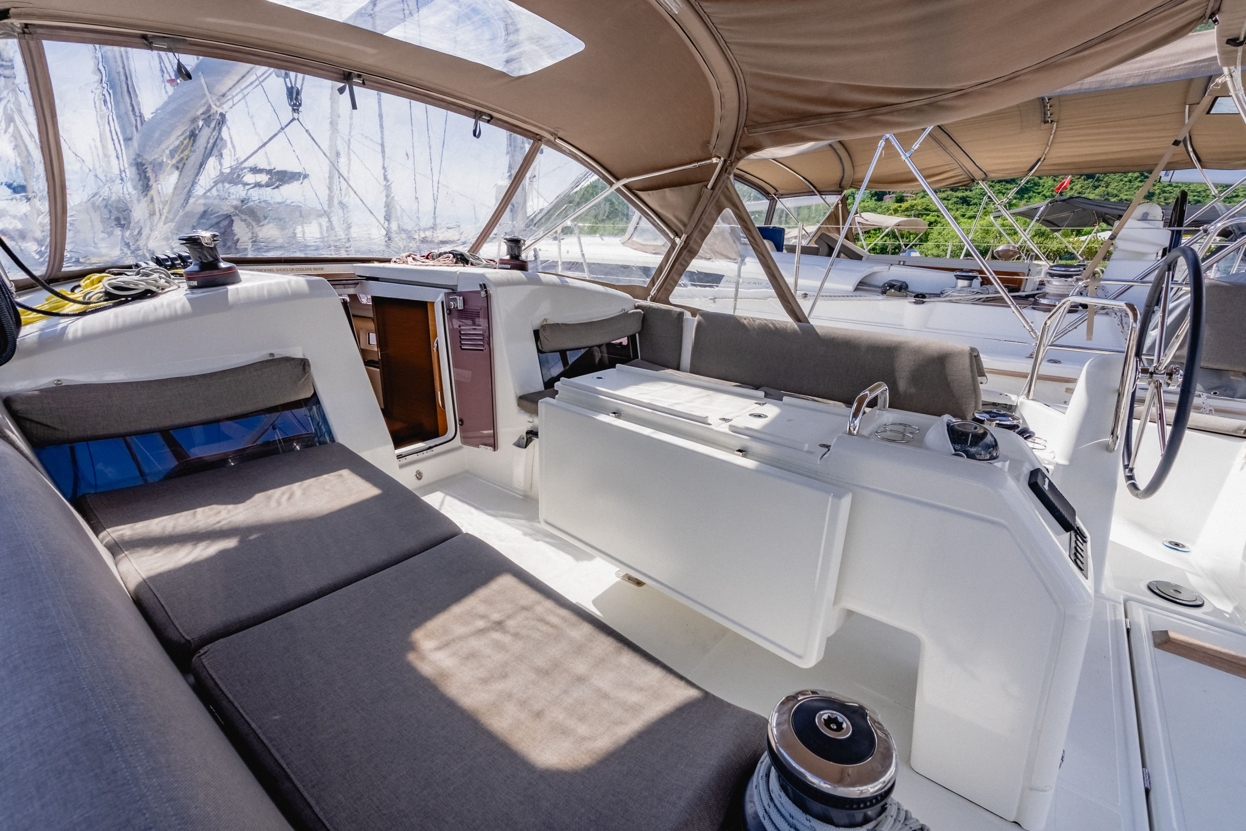 Photo #8 - Sun Odyssey 440 - 3 cab. (Air Guitar) in Nanny Cay - 42776