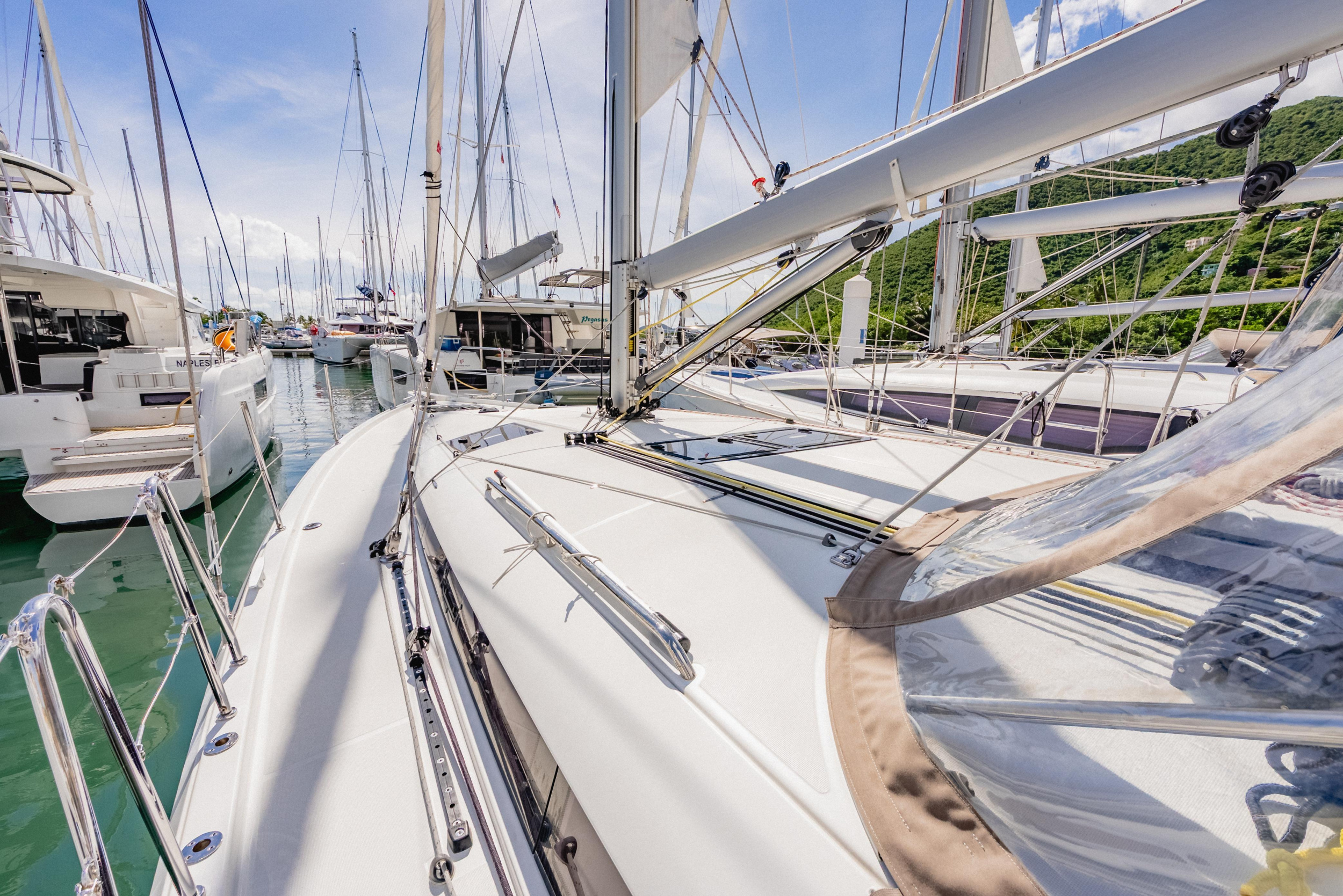 Photo #14 - Sun Odyssey 440 - 3 cab. (Air Guitar) in Nanny Cay - 42776