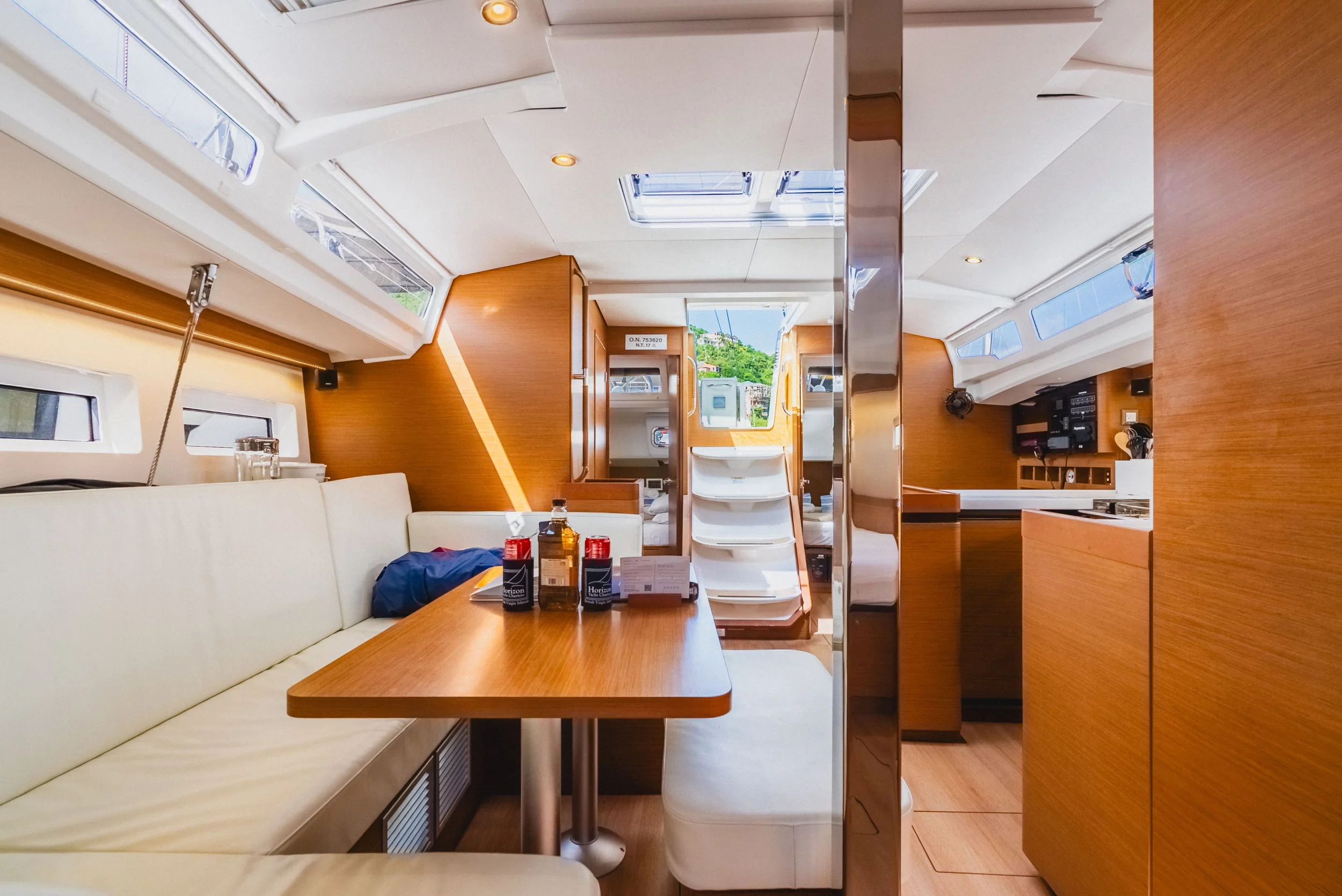 Sun Odyssey 440 - 3 cab. (Air Guitar)  - 18
