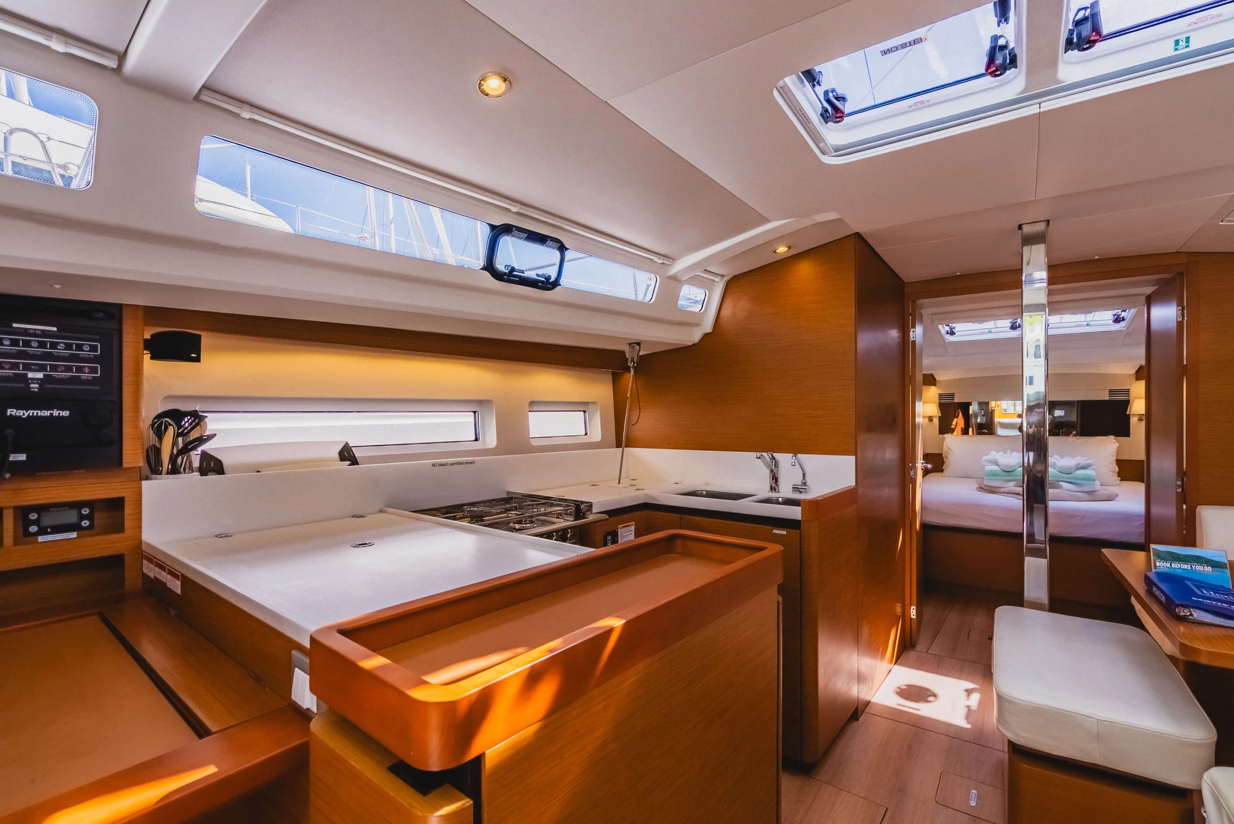 Sun Odyssey 440 - 3 cab. (Air Guitar)  - 21