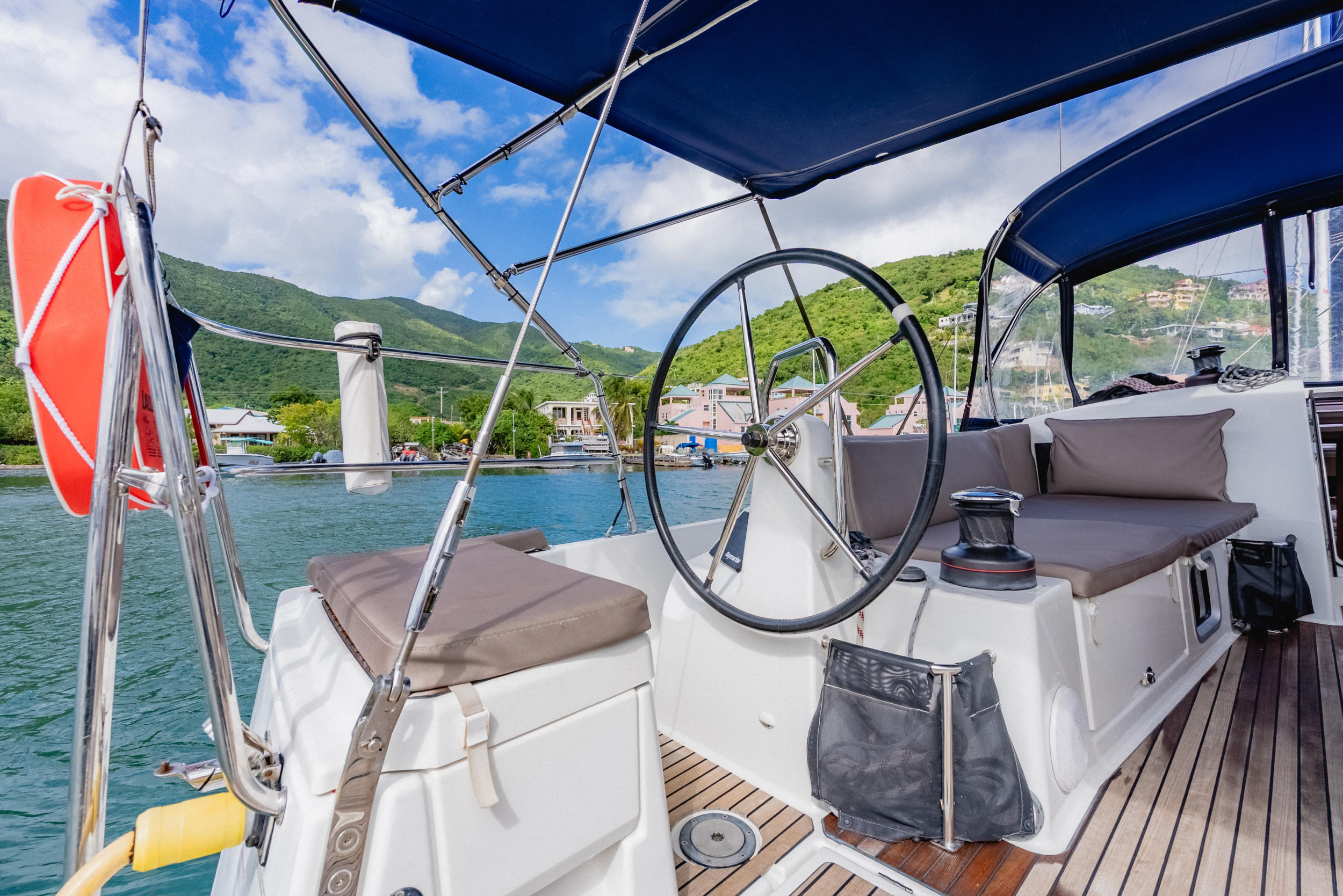 Photo #6 - Sun Odyssey 490 - 3 cab. (Hakuna Matata IV) in Nanny Cay - 42777