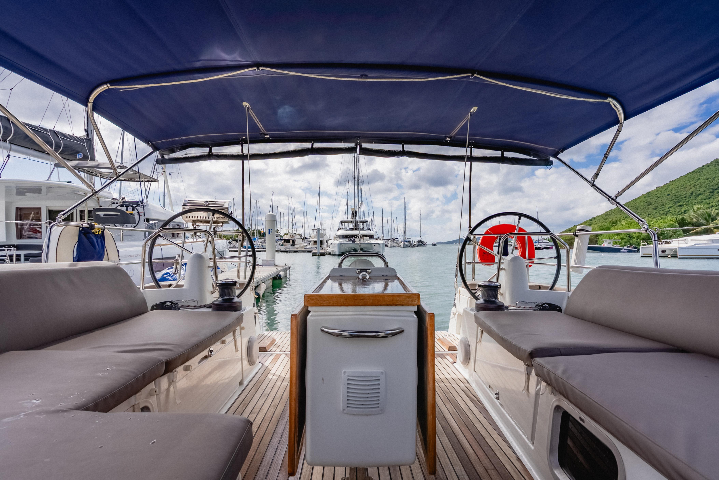 Photo #7 - Sun Odyssey 490 - 3 cab. (Hakuna Matata IV) in Nanny Cay - 42777
