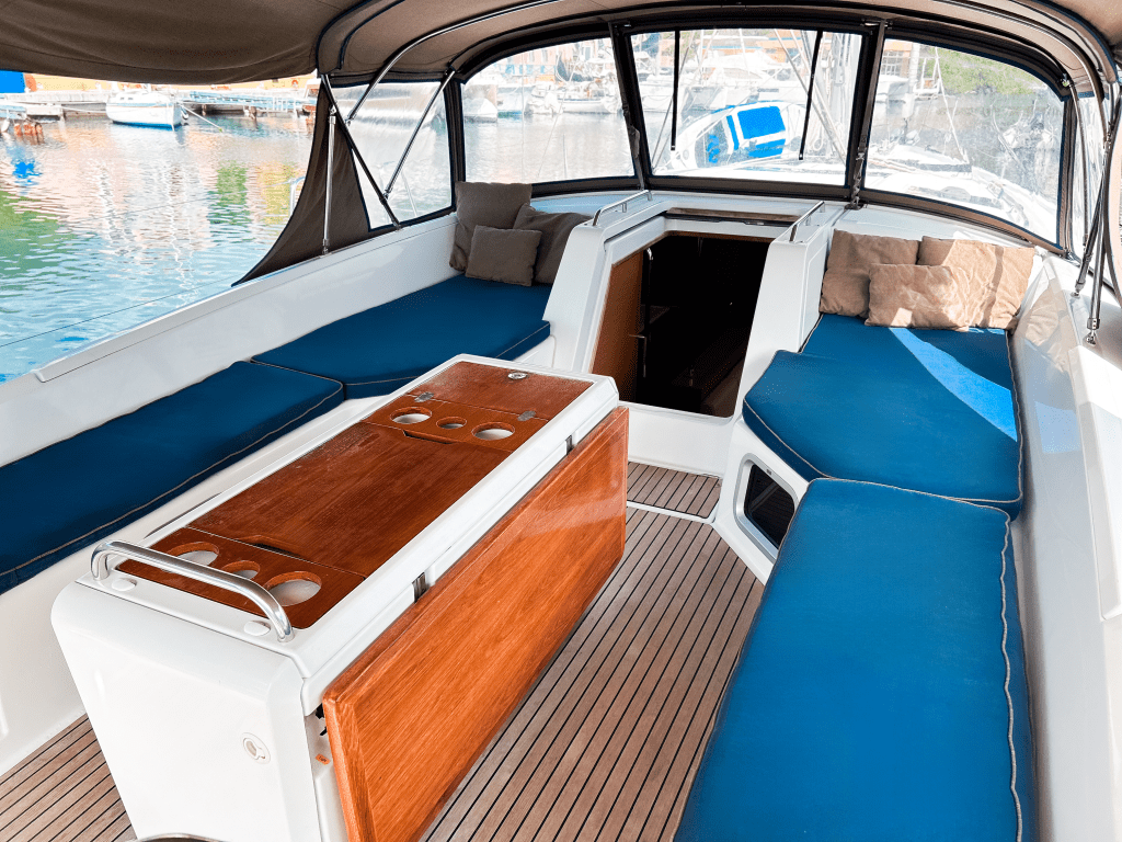 Photo #8 - Jeanneau 54 - 3 cab. (Paradise Found) in Laguna Blu - 42781