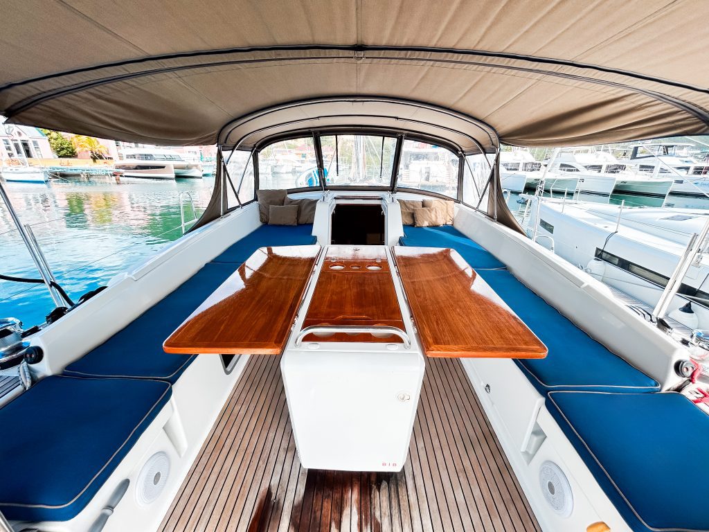 Photo #9 - Jeanneau 54 - 3 cab. (Paradise Found) in Laguna Blu - 42781