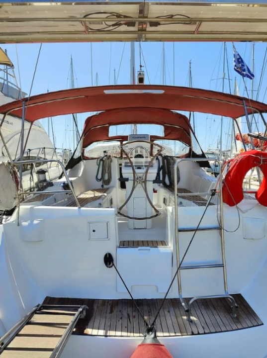 Photo #4 - Oceanis Clipper 393 (Crete) in Atene - 42785