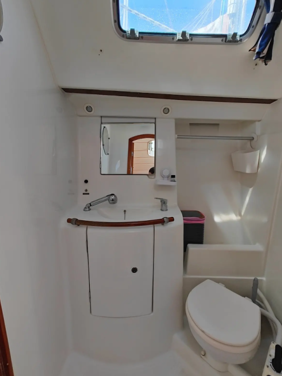 Photo #10 - Oceanis Clipper 393 (Crete) in Atene - 42785