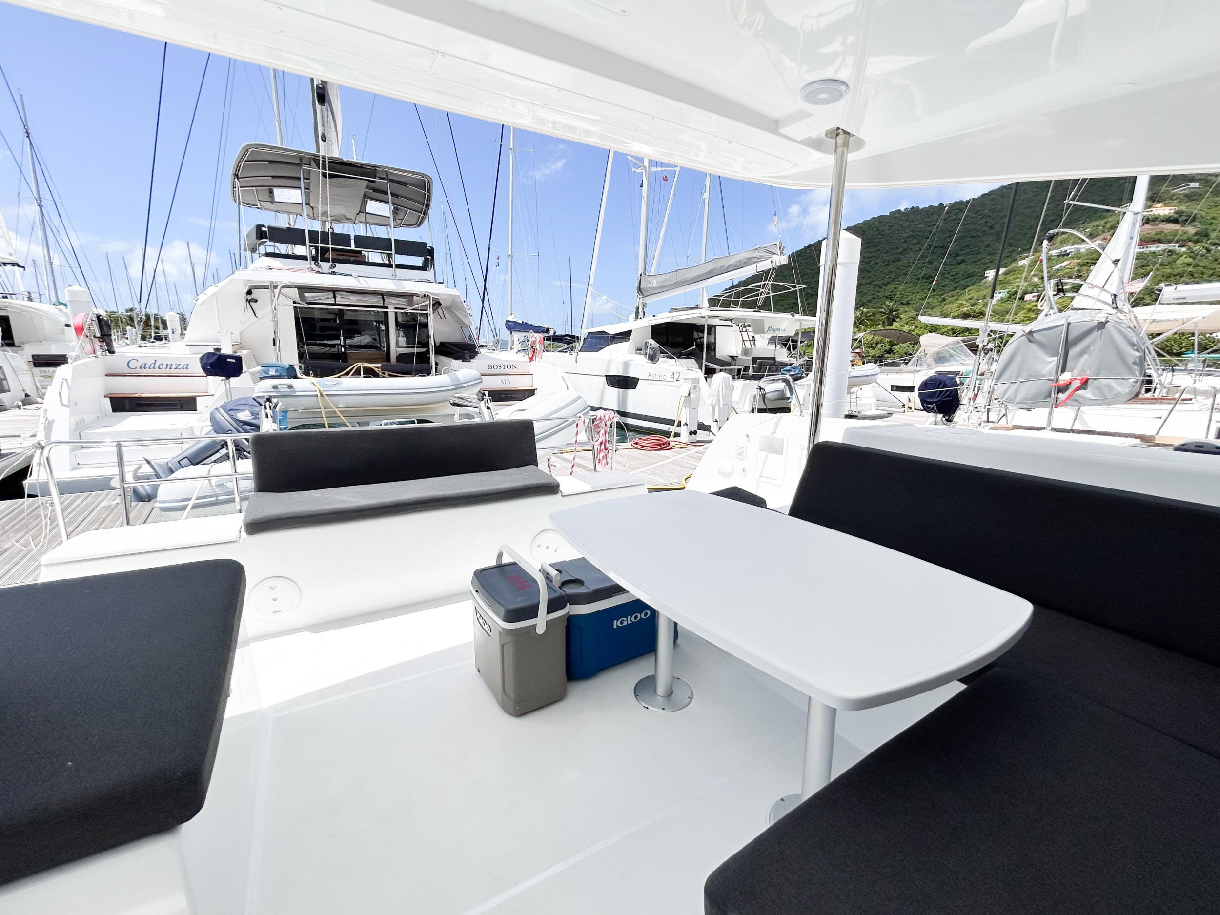 Photo #12 - Lagoon 40 OW - 3 + 1 cab. (Oasis) in Nanny Cay - 42788