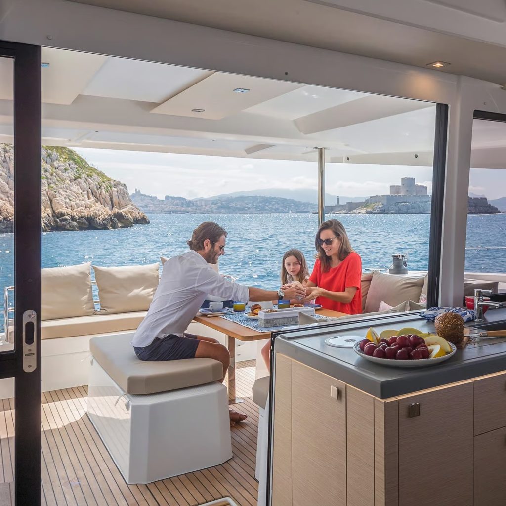 Photo #10 - Fountaine Pajot Astrea 42 - 4 + 1 cab. (Rendezvous III) in Nanny Cay - 42790