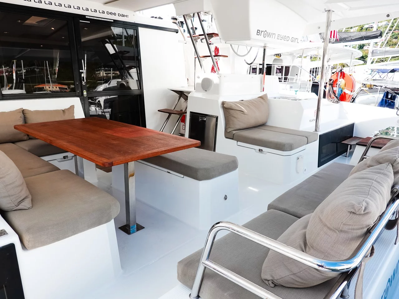 Fountaine Pajot Astrea 42 (Brown Eyed Girl)  - 10