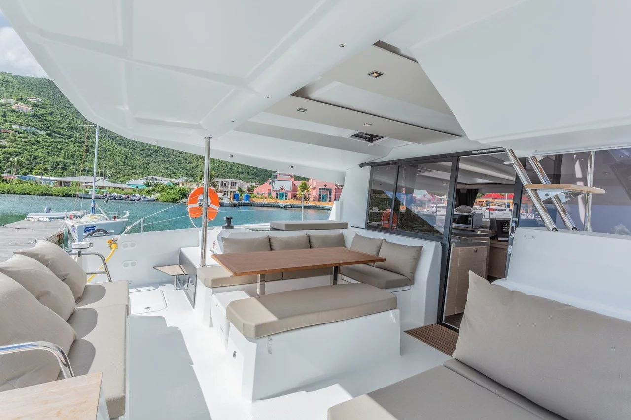 Fountaine Pajot Astrea 42 (Brown Eyed Girl)  - 12