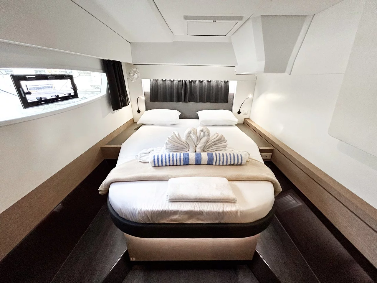 Fountaine Pajot Astrea 42 (Brown Eyed Girl)  - 20