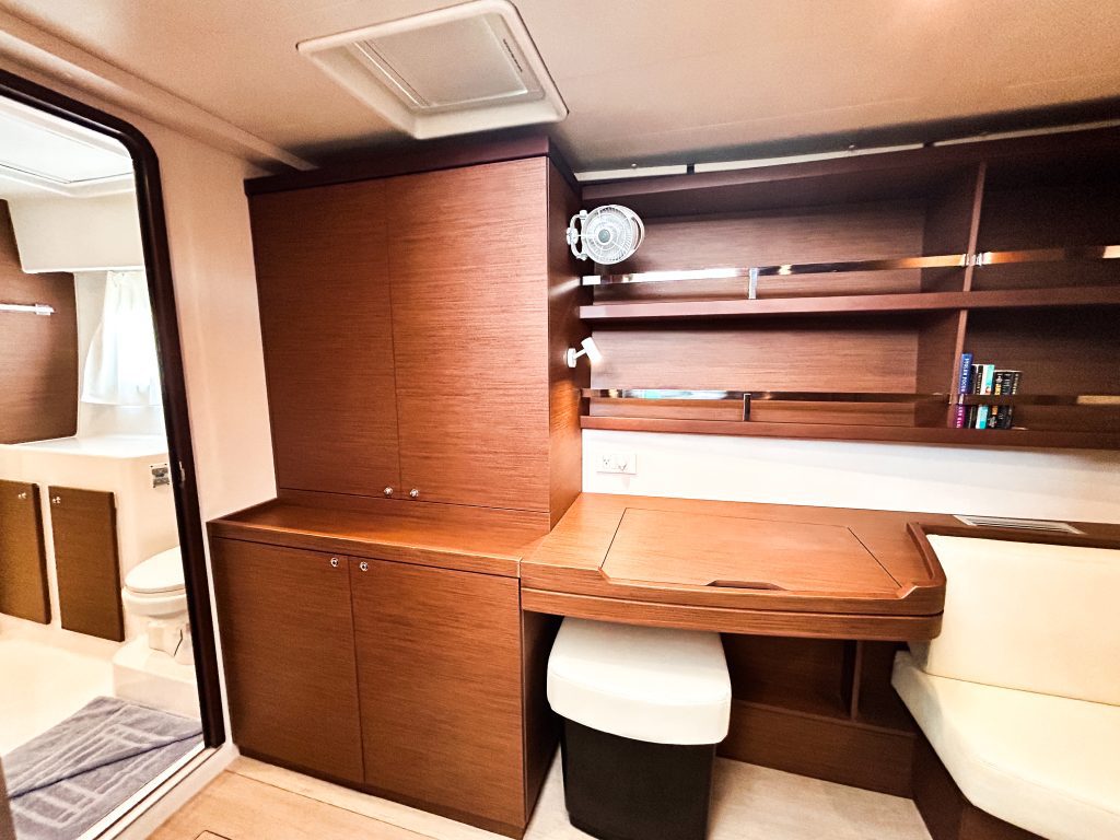 Photo #10 - Lagoon 42 OW - 3 + 1 cab. (Wanderlust) in Nanny Cay - 42799