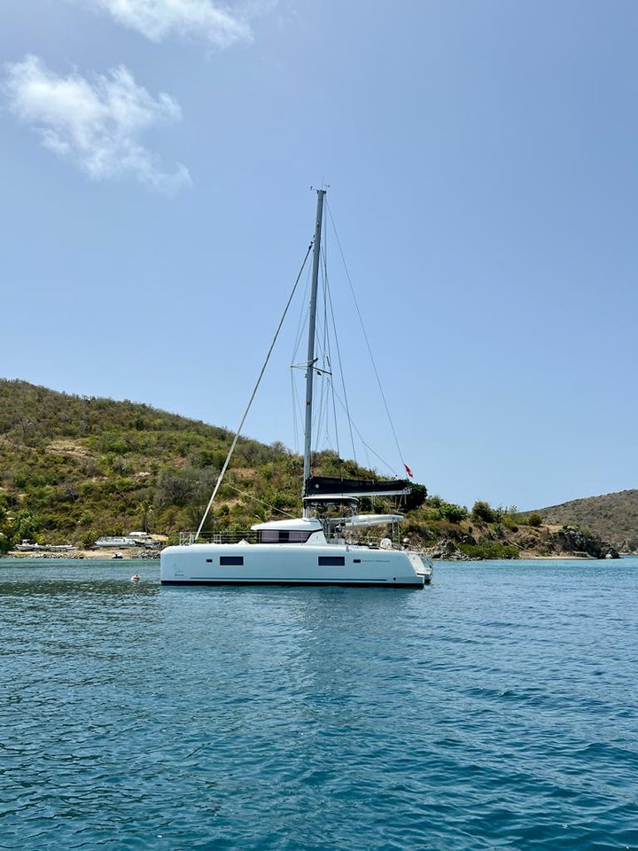 Photo #4 - Lagoon 42 - 4 + 2 cab. (Arctic Fantasy II) en Nanny Cay - 42800