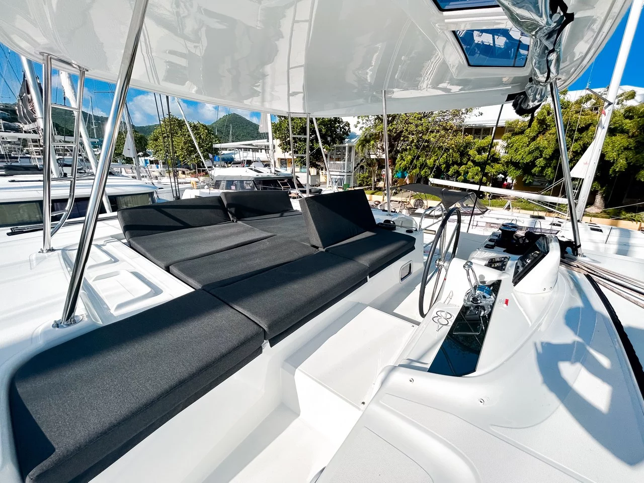 Lagoon 46 - 4 + 1 cab. (Southern Isle)  - 8