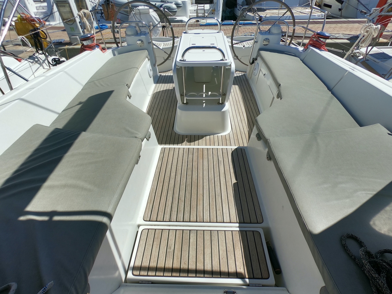 Photo #13 - Jeanneau 53 - 5 + 1 cab. (Anita) in Portisco - 42840