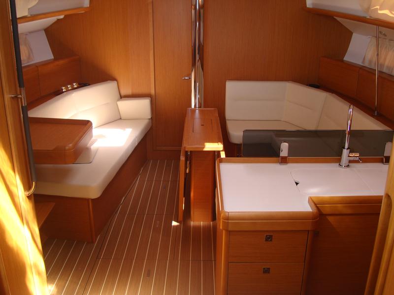 Photo #5 - Sun Odyssey 42i (Praha) en Portisco - 42848