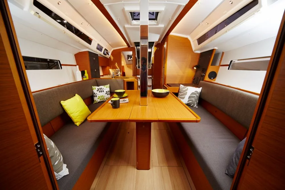 Sun Odyssey 349 (Bravo Kiss)  - 7