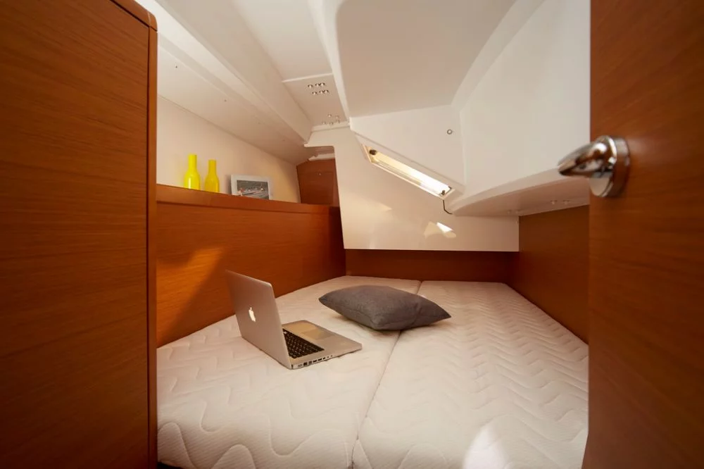 Sun Odyssey 349 (Bravo Kiss)  - 11