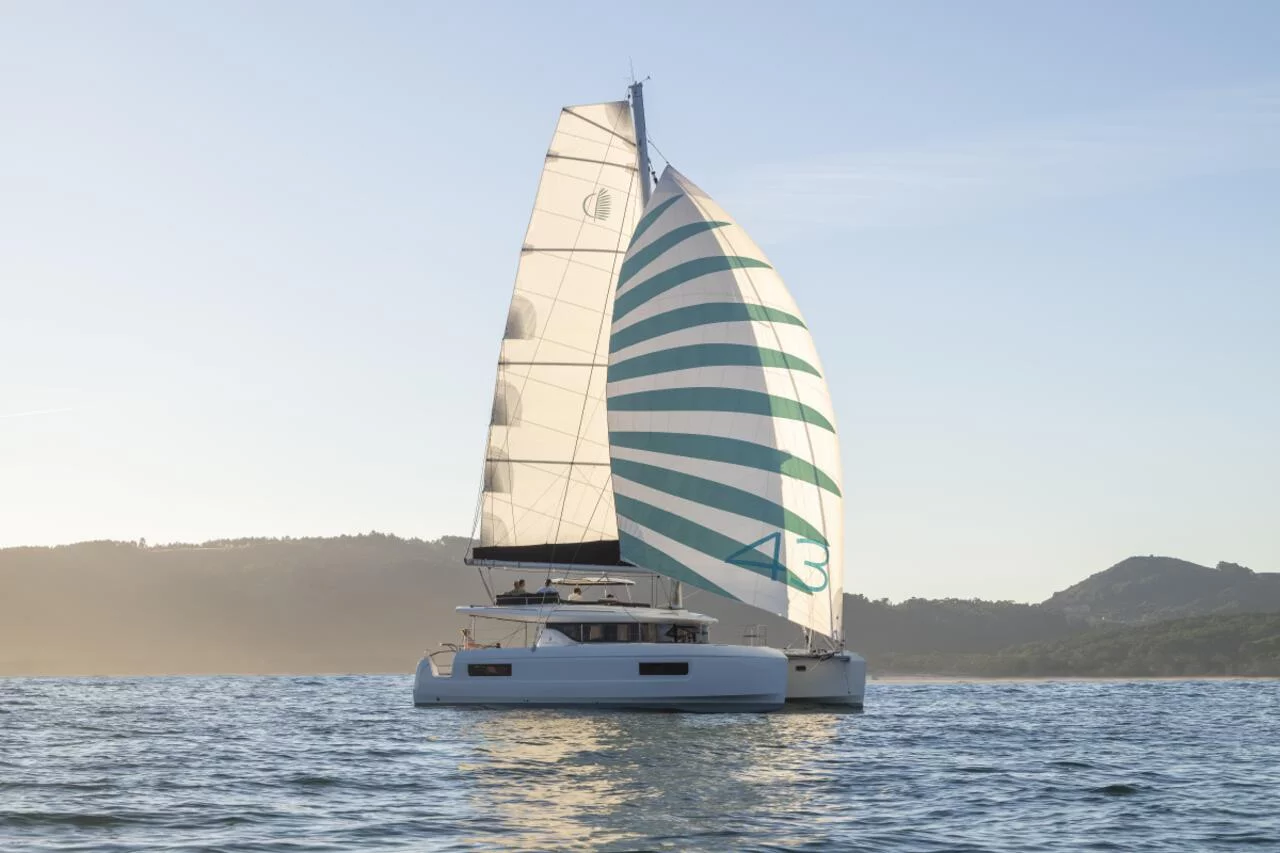 Lagoon 43 - 4 + 2 cab. (Solara)  - 0