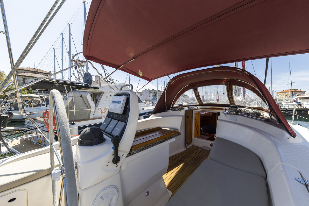 Photo #8 - Bavaria 34 Cruiser - 2 cab. (NinaNina) en Zadar - 42939