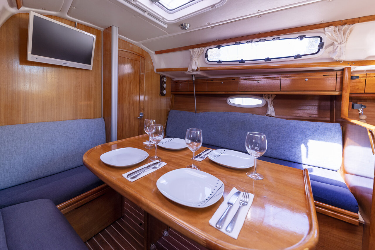 Photo #16 - Bavaria 34 Cruiser - 2 cab. (NinaNina) en Zadar - 42939