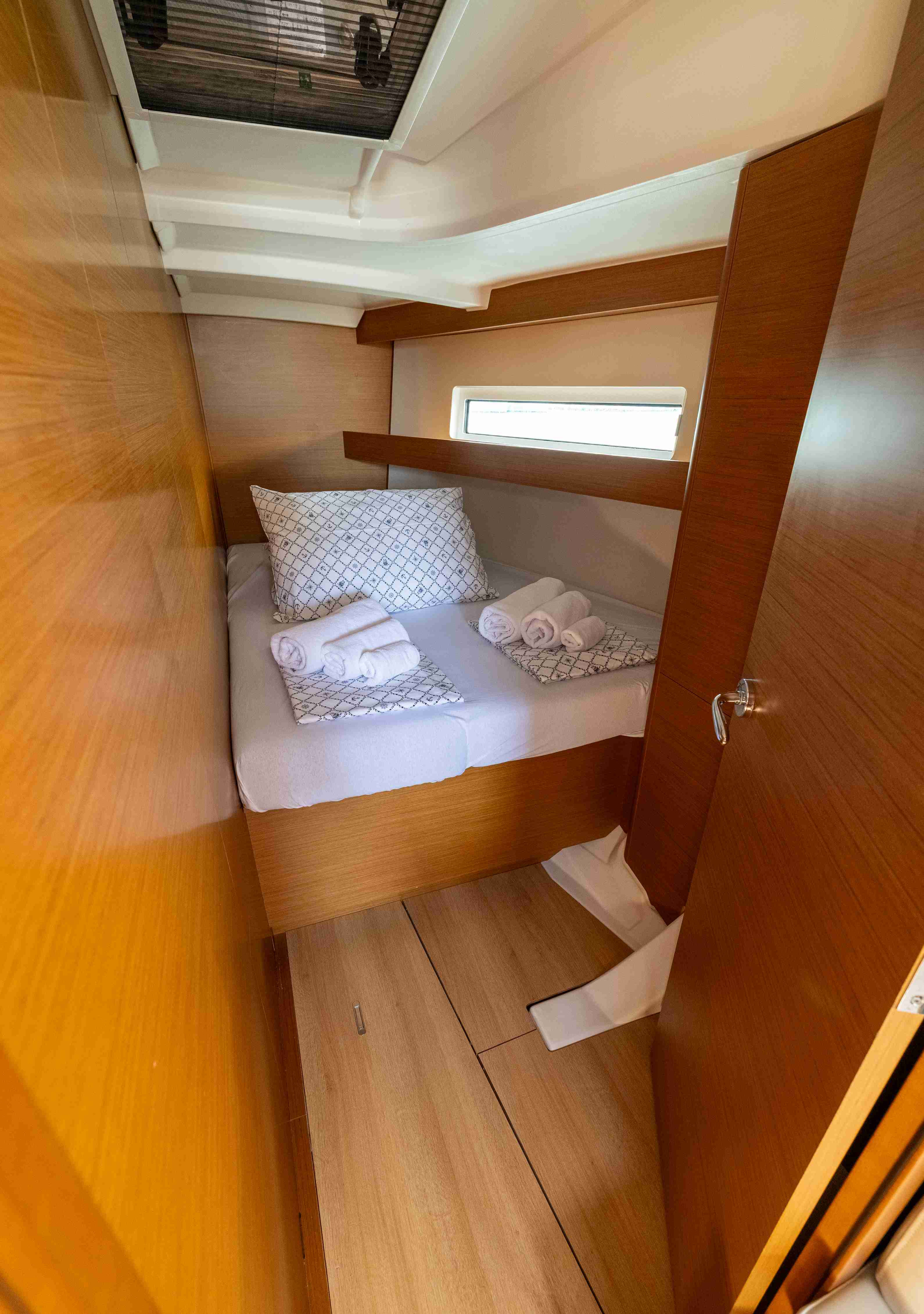 Photo #16 - Sun Odyssey 440 (Karla) in Drage - 43012