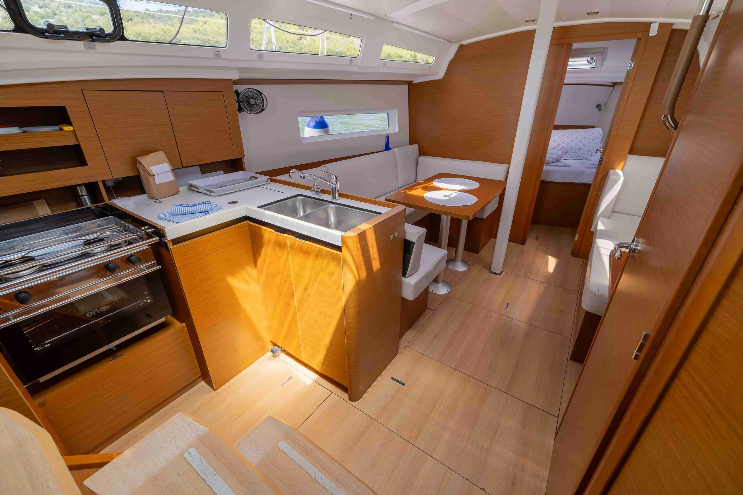 Sun Odyssey 380 (Vida)  - 7