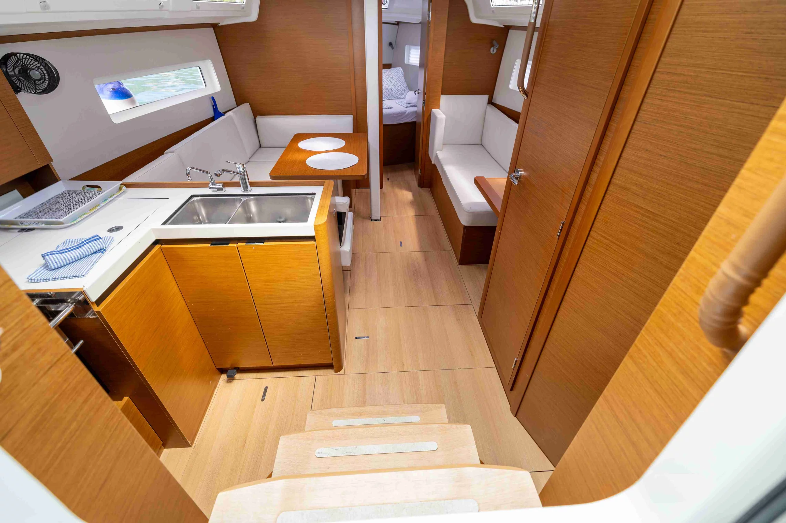 Sun Odyssey 380 (Vida)  - 11