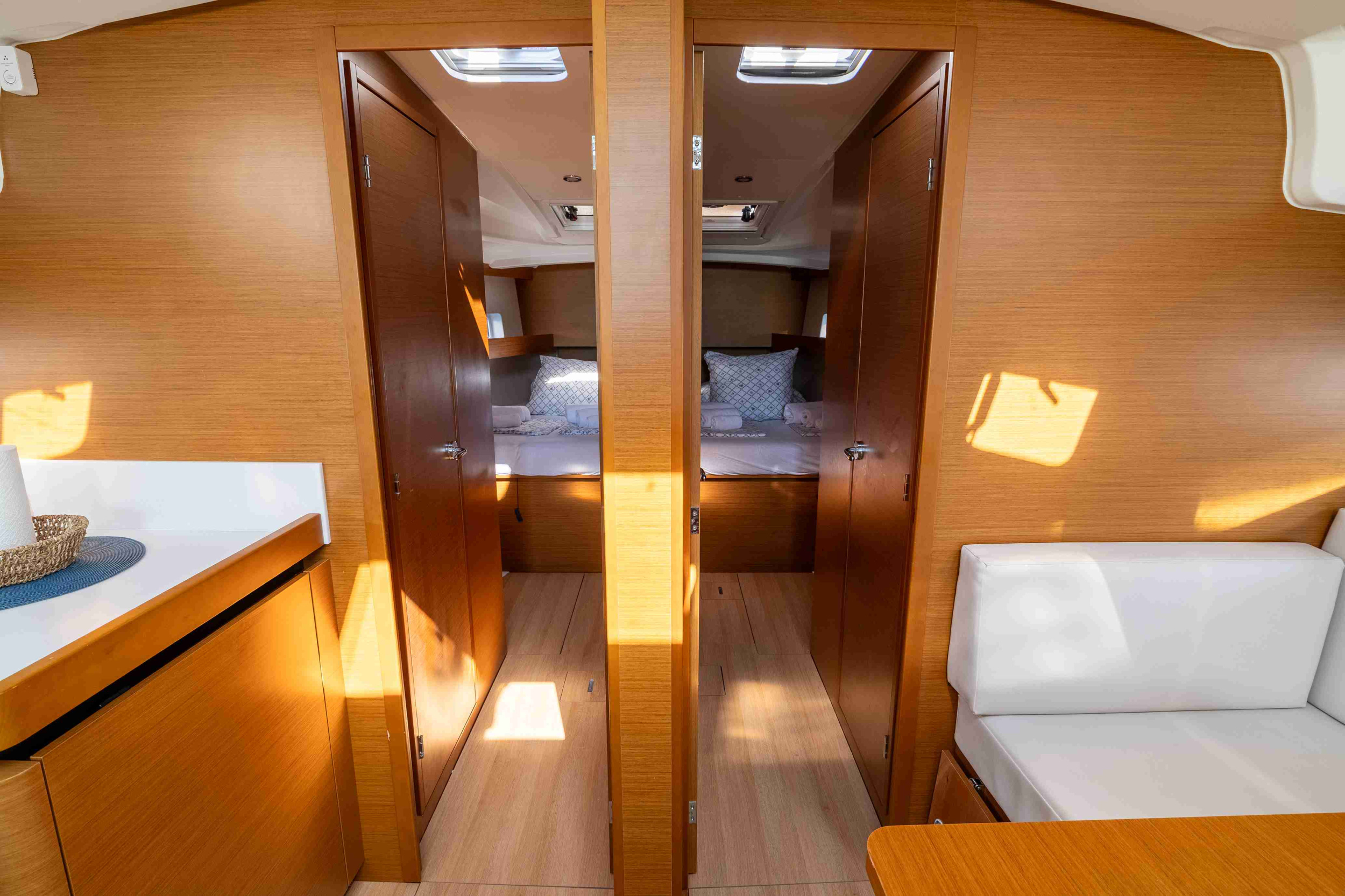 Photo #10 - Sun Odyssey 490 - 5 cab. (Ela) in Drage - 43015