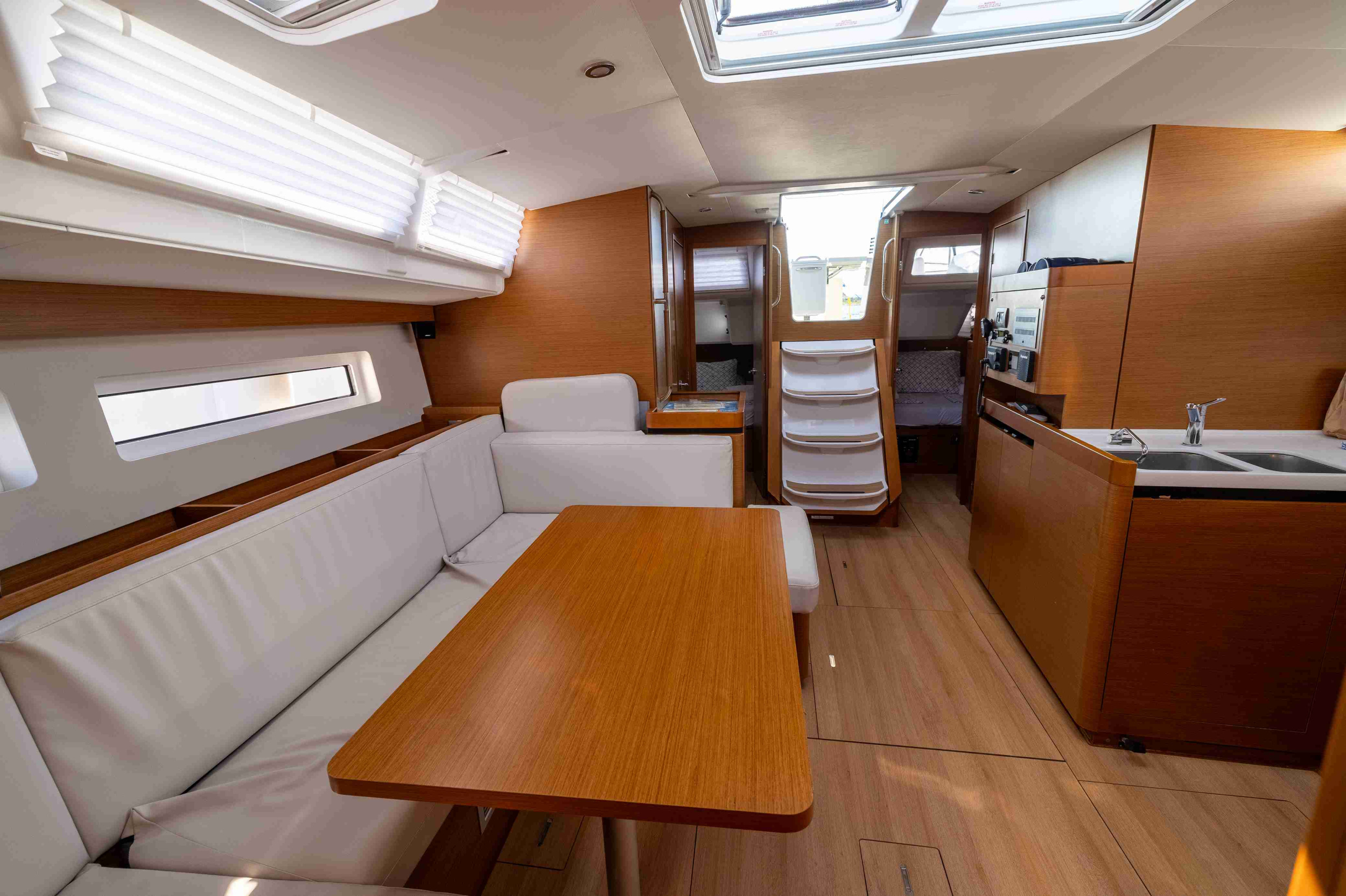 Photo #11 - Sun Odyssey 490 - 5 cab. (Ela) in Drage - 43015
