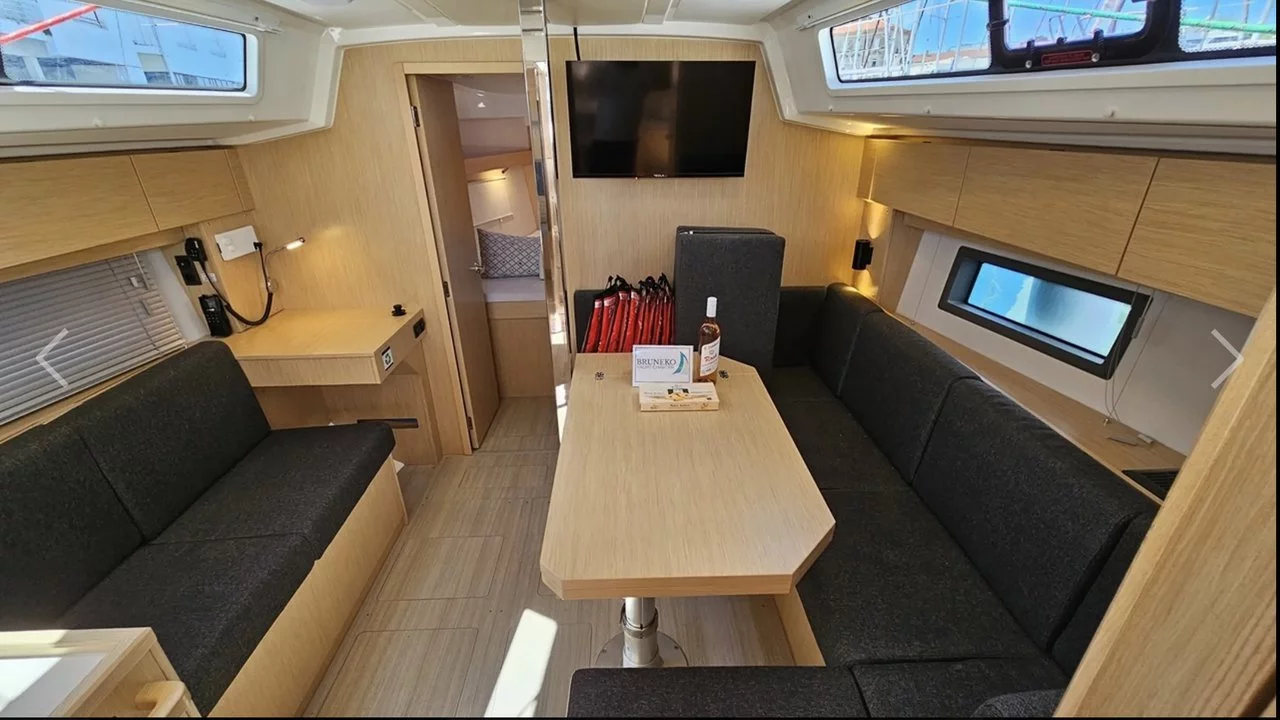 Bavaria C38 (Euphoria)  - 7
